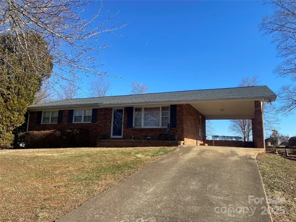 873 Stacy Hill Rd, Marion, NC 28752