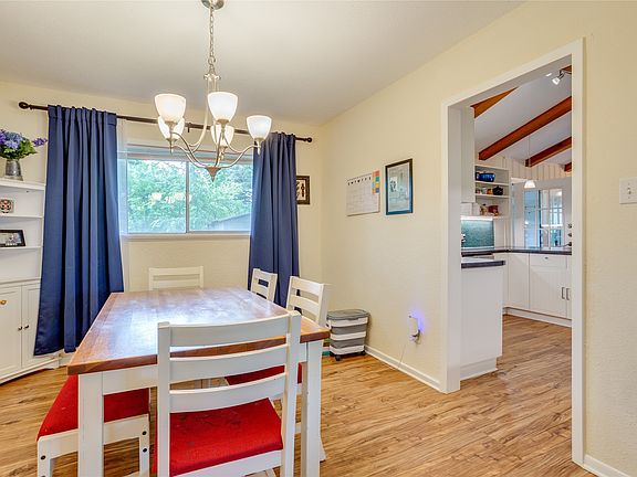 5th image of 6909 Chickering Rd