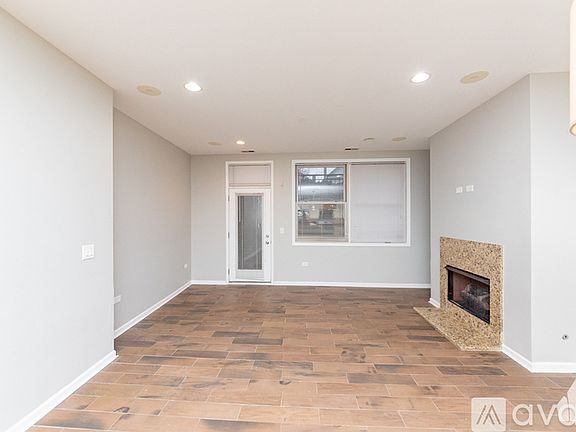 4th image of 2130 W Touhy Ave #G