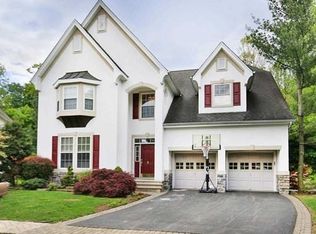 8 Kingsley Evans Cir, Oakland, NJ 07436