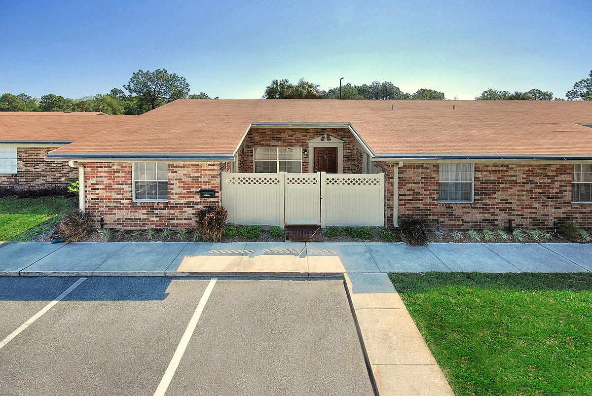 Park at your front door! - Beach Villas