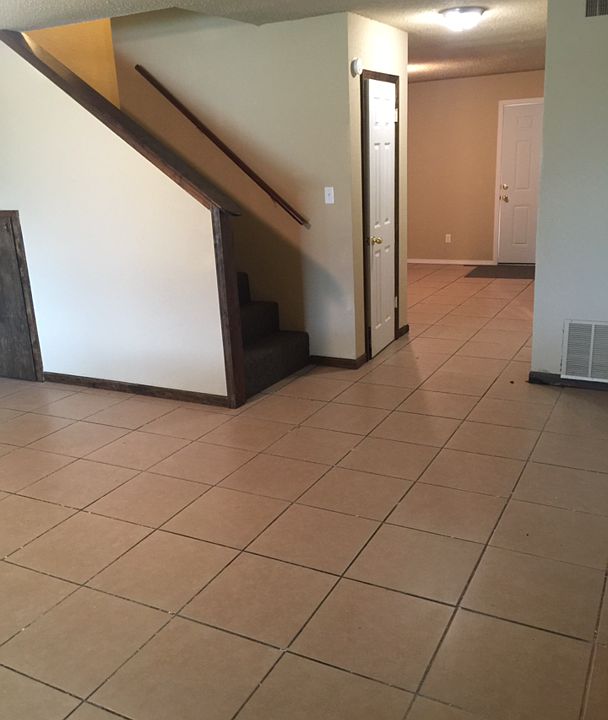 1st image of 1312 Northcliff Ave
