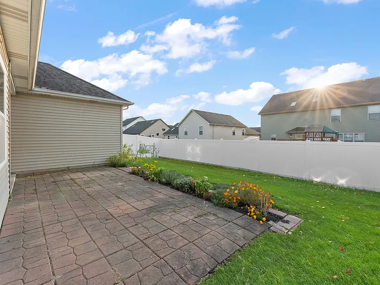 10334 Nelson St — Photo 36