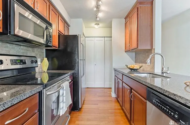 430 Bellevue Way SE #202 — Photo 12