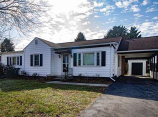 530 Woodstock Rd, Chambersburg, PA 17201