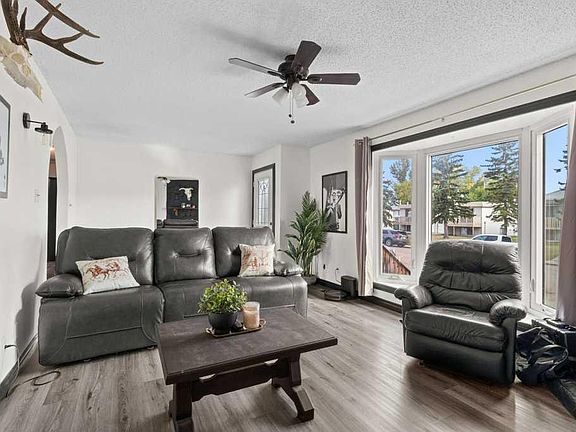 4th image of 4818 S 52nd St