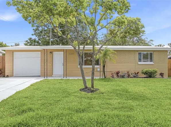 2048 Hess Dr, Holiday, FL 34691