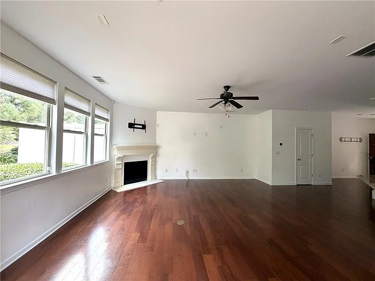 2160 Crestridge Trl NE — Photo 6