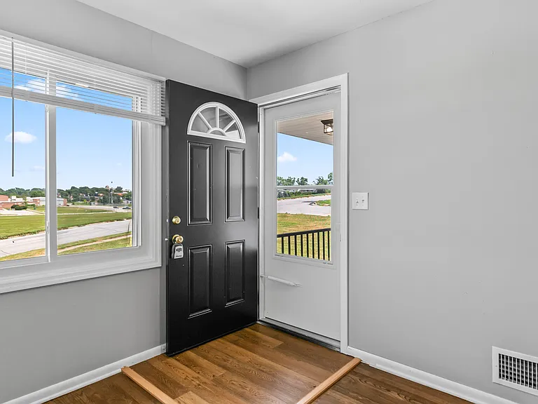 4505 Bancroft St — Photo 5