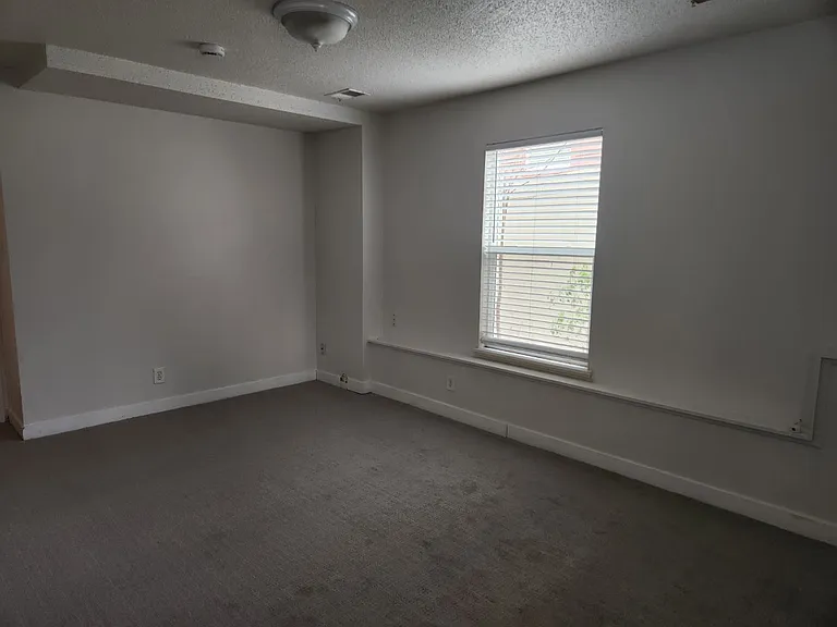 115 E Dartmouth Ave — Photo 10