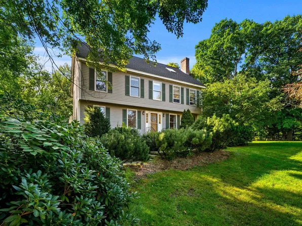 5 Lilac Circle, Londonderry, NH 03053