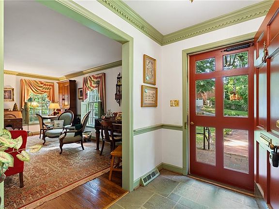 4th image of 2864 Fairmont Rd