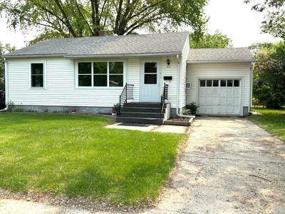 912 Arnold Ave N, Thief River Falls, MN, 56701
