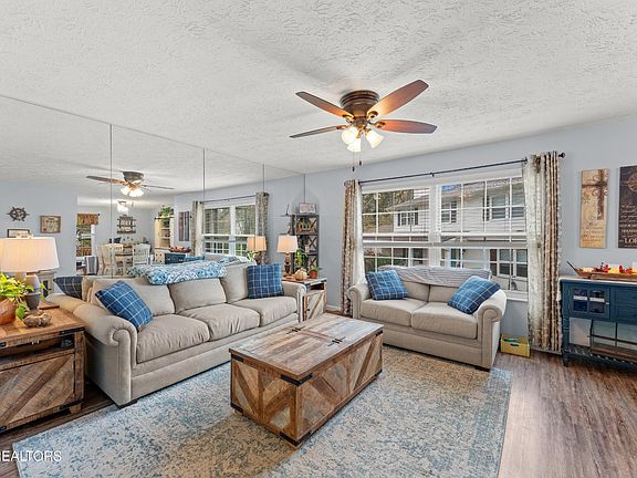 5th image of 605 Belle Glade Ln
