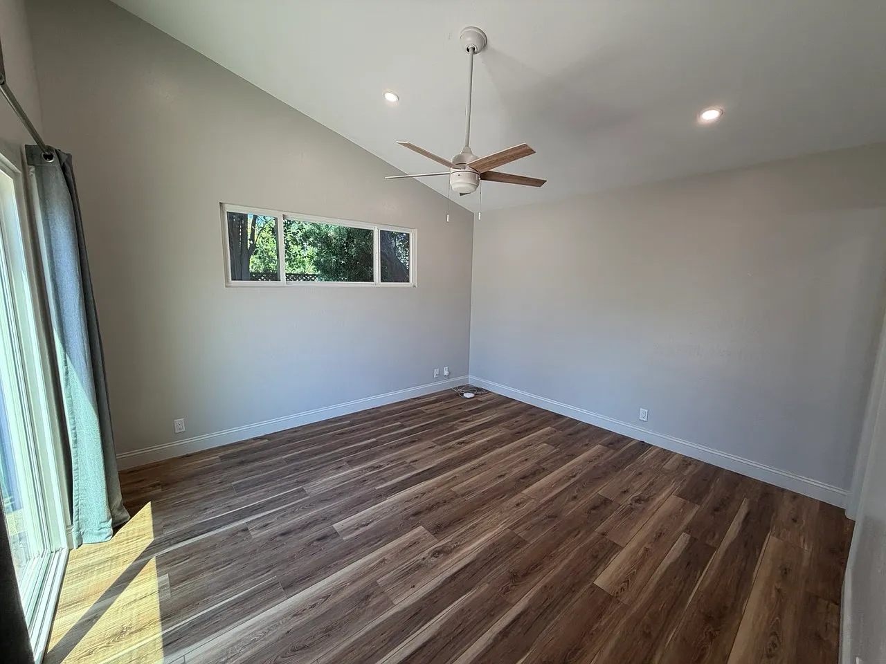 4 bed, 1312 sqft, $4,900 — Photo 2
