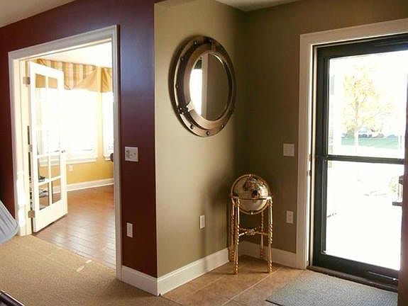 2nd image of 2700 Canterbury Cir #D