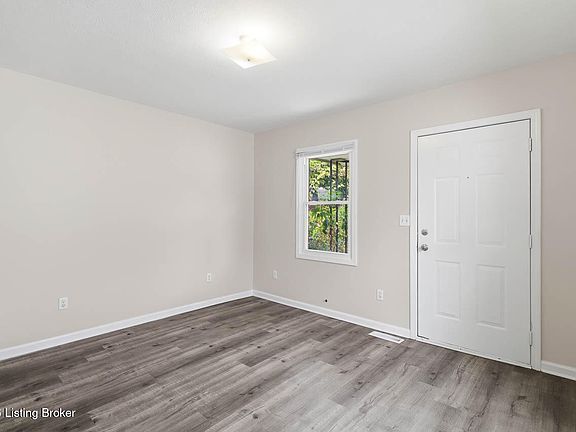 3rd image of 2811 Montana Ave