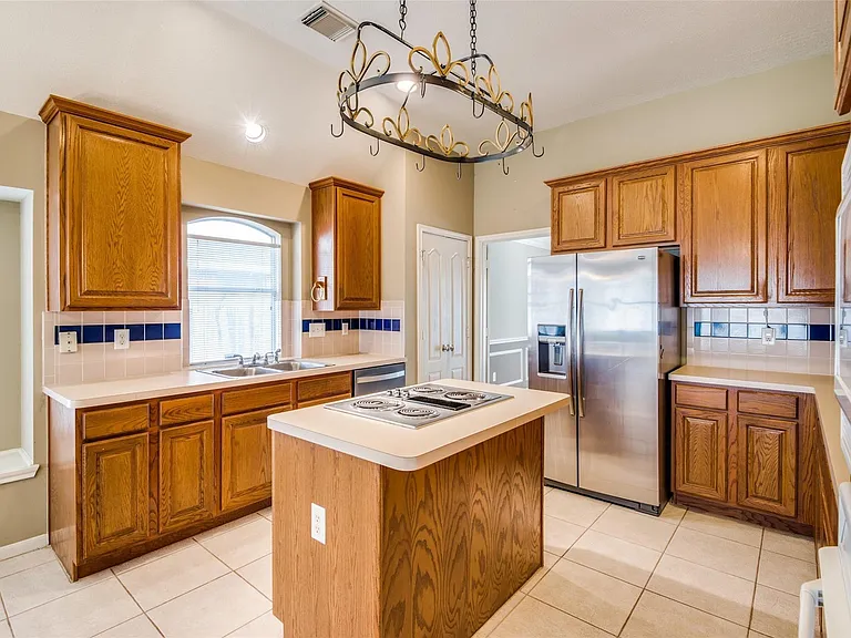 9827 Bestin Ln — Photo 12