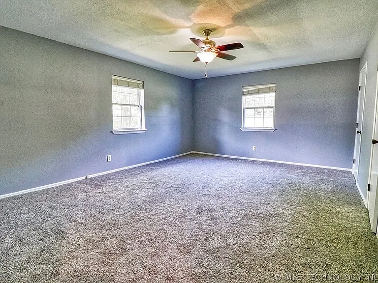 107 Hillside Ln — Photo 11