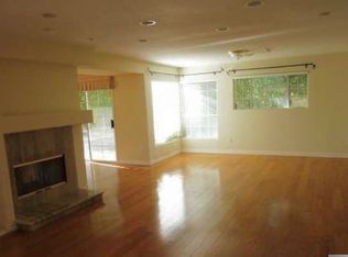 19146 Gayle Pl, Tarzana, CA 91356