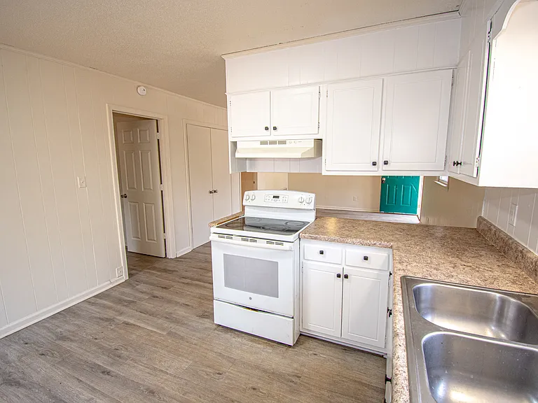 185 Westwood Dr #A — Photo 15