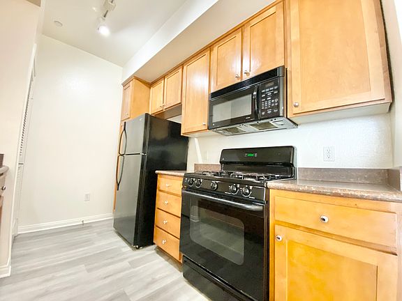4th image of 2810 S Sepulveda Blvd APT 301