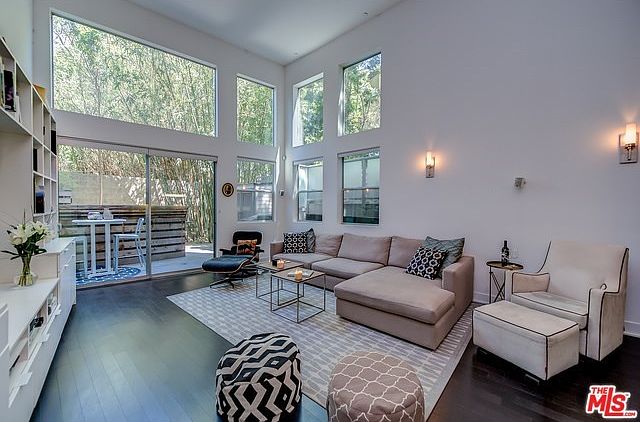 1st image of 12837 Moorpark St Unit 105