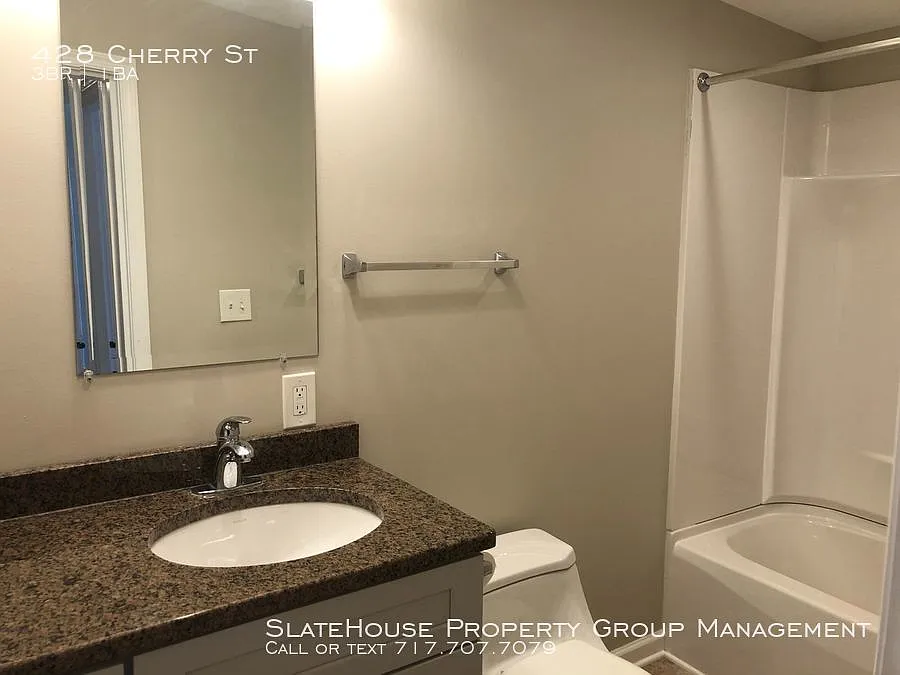 428 Cherry St photo 1
