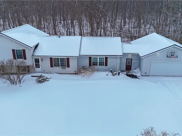 7130 Lyman Rd, Bergen, NY 14416