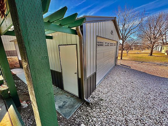 3rd image of 149 Tumbleweed St