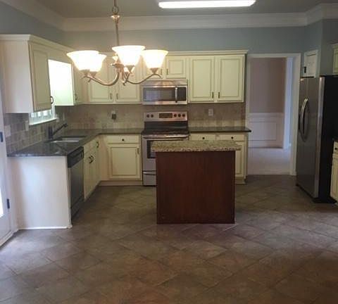 3rd image of 3916 Brookshire Pl
