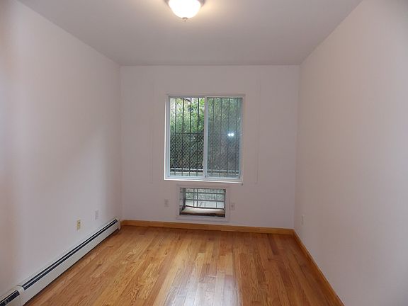 4th image of 39 Rockaway Ave