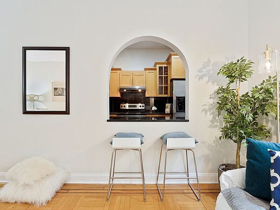 2nd image of 225 Eastern Pkwy APT 3D