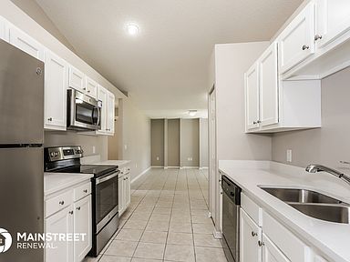 708 12th St S, Saint Petersburg, FL 33705 | Zillow