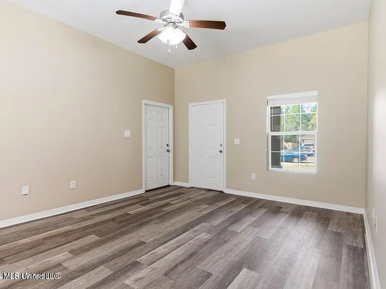 13056 Turtle Creek Pkwy — Photo 4