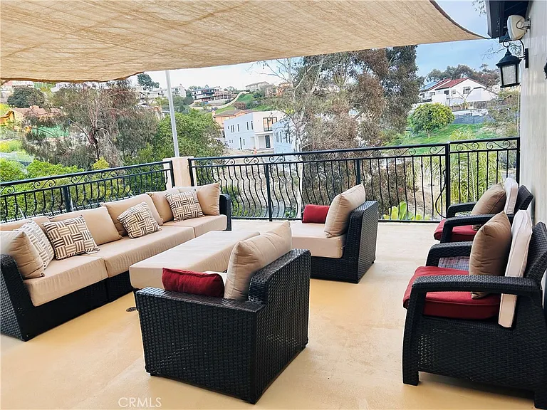 104 Avenida Caballeros — Photo 40