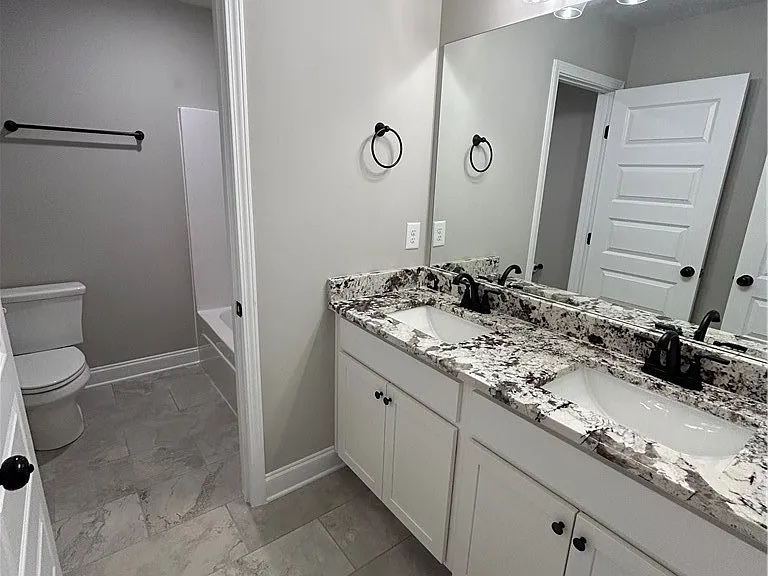 205 Solihull Ln — Photo 38