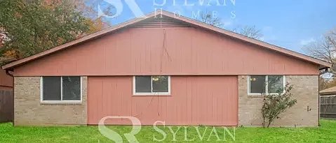 2916 White Oak Ln — Photo 17
