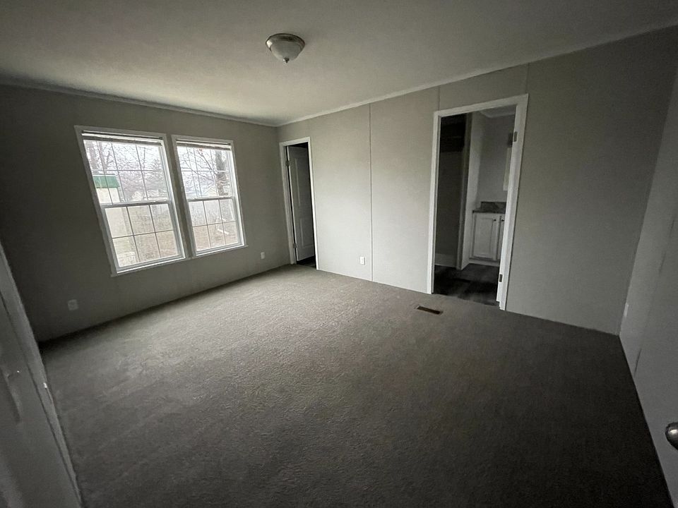 2nd image of 705 E 4th St #5