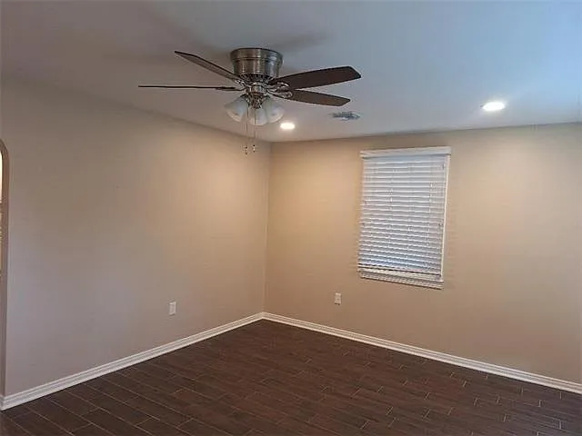 1719 Pace Blvd — Photo 3