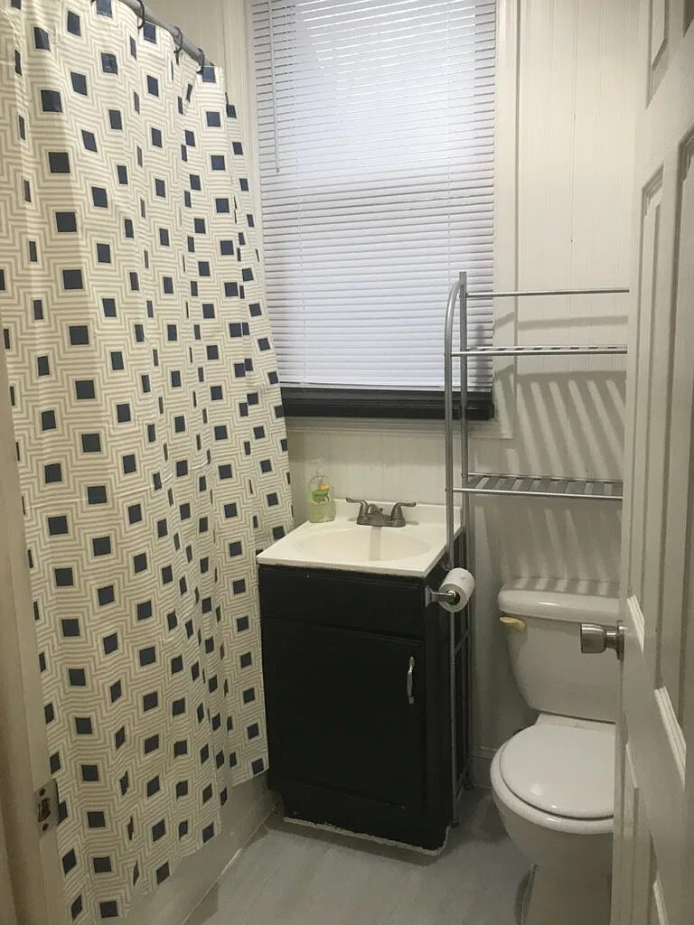 1 bed, 1.0 bath, $900 — Photo 3
