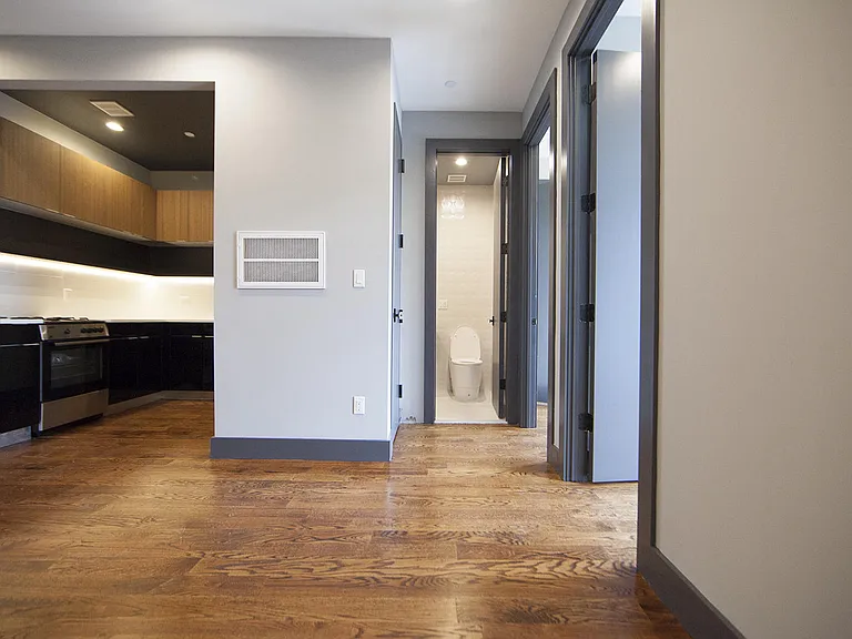 81 Stanhope St #2A — Photo 4