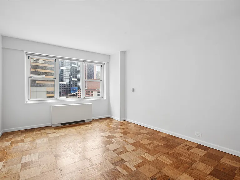159 W 53rd St #19E — Photo 15