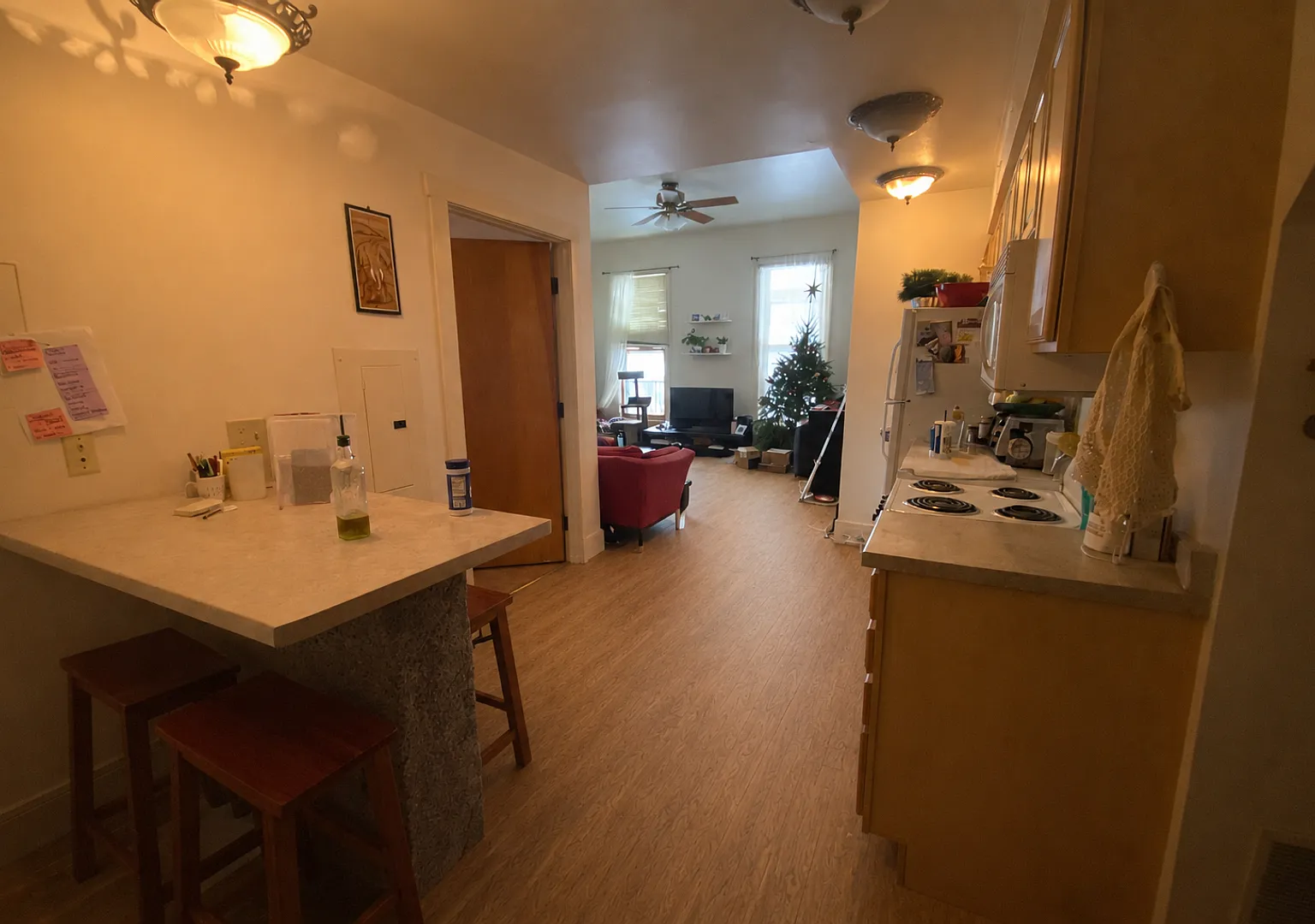 810 — Photo 3