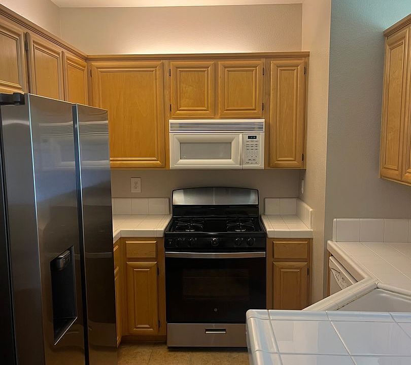 1st image of 1011 Esparanza Way