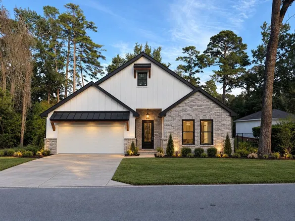 111 Rolling Hills Dr, Conroe, TX 77304