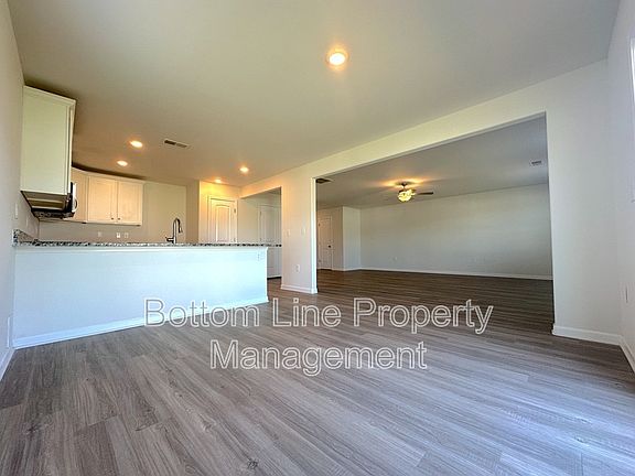 5th image of 187 Kenyon Dr