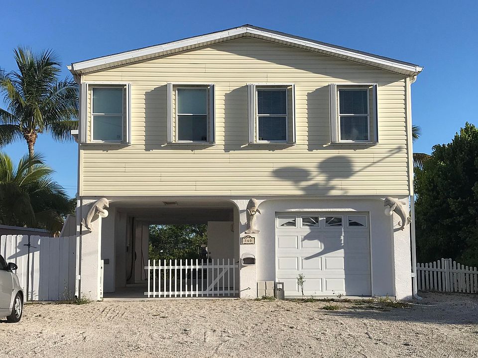 1st image of 160 Orchid St