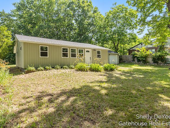 2nd image of 12454 Corstal St NE