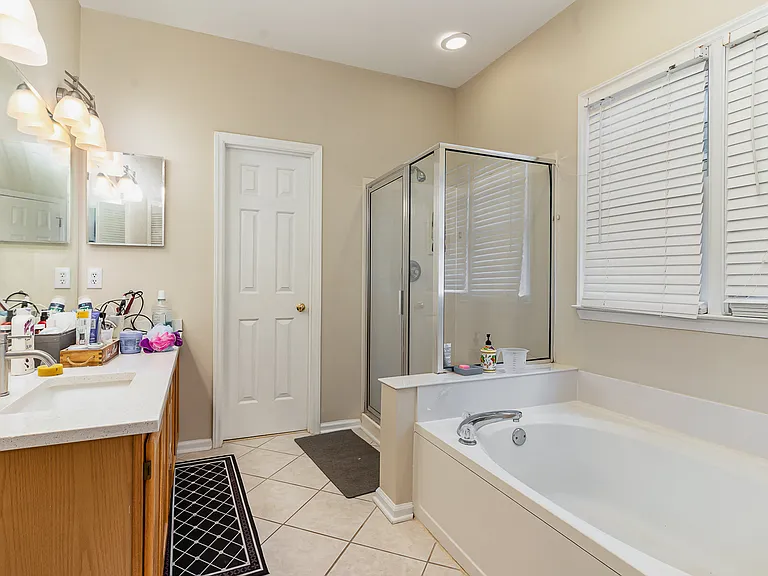 203 Brook Creek Dr — Photo 6